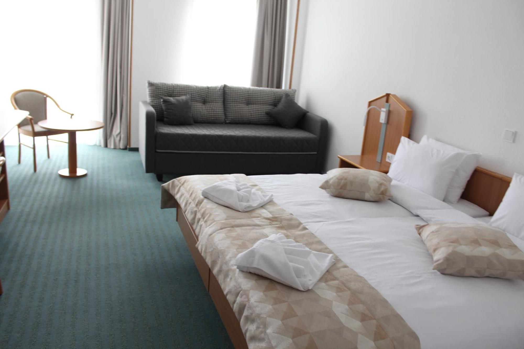 Hotel Bessunger Forst Rossdorf  Екстер'єр фото